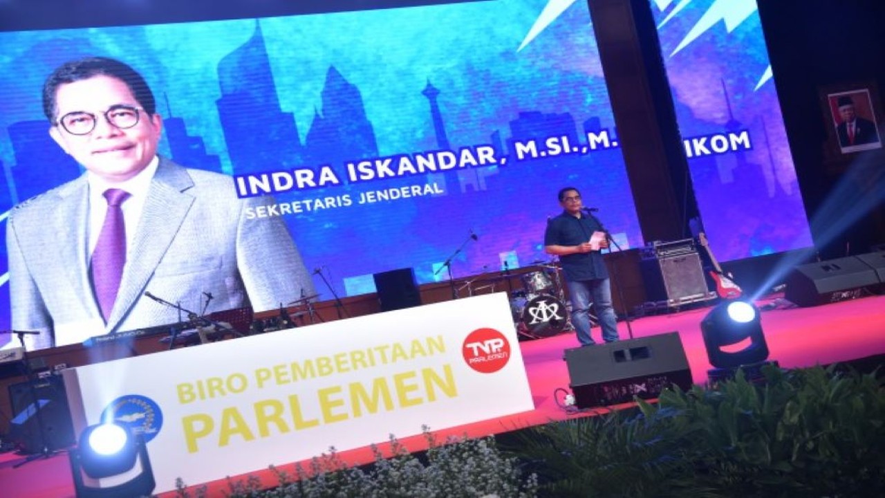 Sekretaris Jenderal (Sekjen) DPR RI Indra Iskandar saat menghadiri acara peluncuran Parlemen News Room di Gedung Pustakaloka, Nusantara IV, DPR RI, Senayan, Jakarta, Jumat (17/11/2023). Foto: Munchen/nr