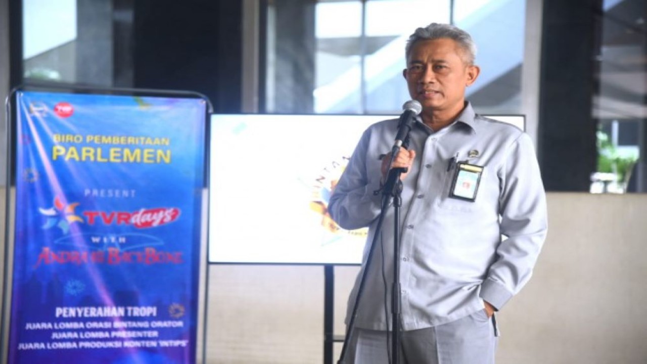 Kepala Biro Pemberitaan Parlemen Indra Pahlevi saat memberikan sambutan pada lomba dalam rangkaian acara TVR Day's 2023 di Senayan, Jakarta. Foto: Runi/nr