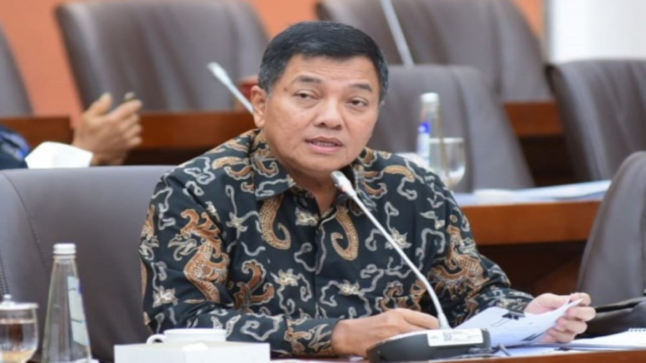 Anggota Komisi VI DPR RI Jon Erizal saat mengikuti agenda fit and proper test calon anggota KPPU, di Gedung Nusantara I, DPR RI, Senayan, Jakarta, Rabu (15/11/2023). Foto: Oji/nr