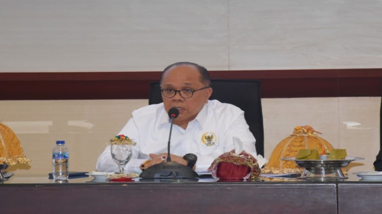 Wakil Ketua Komisi II DPR Junimart Girsang saat memimpin kunjungan kerja spesifik Komisi II DPR ke Makassar, Provinsi Sulawesi Selatan terkait persiapan Pemilu 2024, Rabu (29/11/2023). Foto: Eki/nr