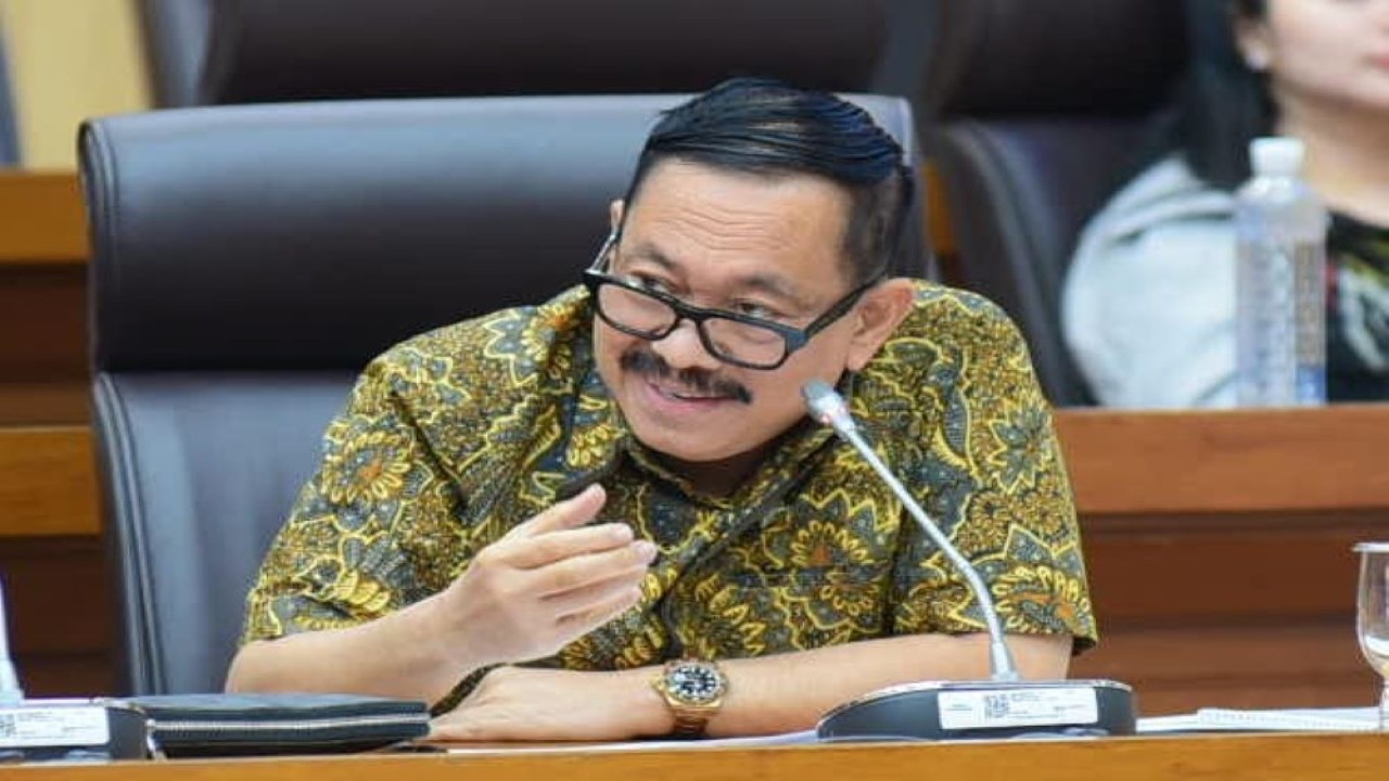 Anggota Komisi VII DPR RI Sartono saat mengikuti Rapat Dengar Pendapat Komisi VII DPR RI dengan Kepala BRIN di ruang rapat Komisi VII DPR, Senayan, Jakarta, Rabu (29/11/2023). Foto: Oji/nr