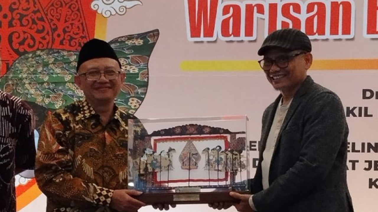 Wakil Ketua Komisi X DPR RI, Abdul Fikri Faqih saat menghadiri acara pentas kebudayaan yang bertema ‘Sinergi Pelindungan Warisan Budaya Tak Benda di Brebes, jawa Tengah pada Minggu (12/11/2023). Foto: Ist/nr