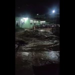 Banjir bandang memaksa puluhan santri mengungsi di Mandailing Natal-1703144673