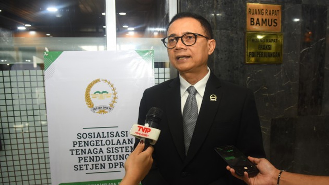 Deputi Bidang Administrasi Sekretariat Jenderal (Setjen) DPR RI Sumariyandono usai acara ‘Sosialisasi Pengelolaan Tenaga Sistem Pendukung SETJEN’ di Ruang KK II, Gedung Nusantara, Senayan, Jakarta, Selasa (5/12/2023). Foto : Runi/Man