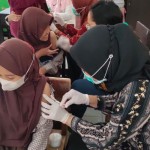 Dokumen: layanan vaksinasi COVID-19 untuk anak usia sekolah di Kota Mataram, Provinsi Nusa Tenggara Barat. (ANTARA/Nirkomala)-1703146562
