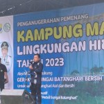 Gubernur Jambi Al Haris saat hadiri program Kampung Mantap 2023.(ANTARA/Ho-Diskominfo Jambi)-1702973402