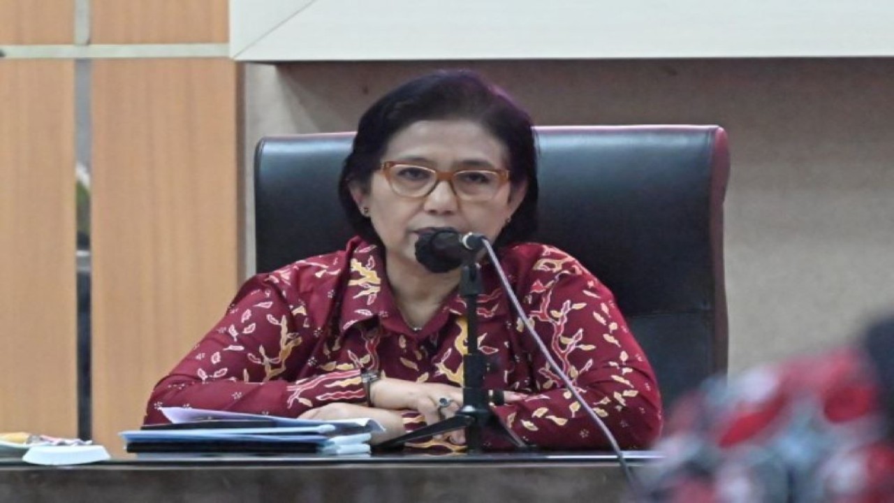 Anggota Komisi IX DPR RI, Irma Suryani saat mengikuti pertemuan kunjungan kerja reses Komisi IX DPR RI ke Provinsi Sumatera Selatan, Rabu (6/12/2023). Foto: Ria/nr