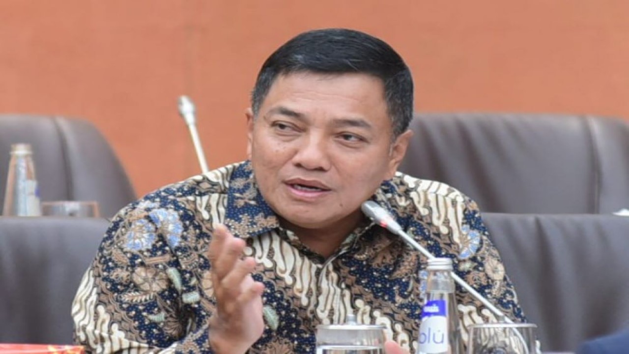 Anggota Komisi VI DPR RI Jon Erizal saat mengikuti Rapat Dengar Pendapat dengan jajaran BUMN di Gedung Nusantara I, Senayan, Jakarta, Senin (4/12/2023). Foto: Oji/nr