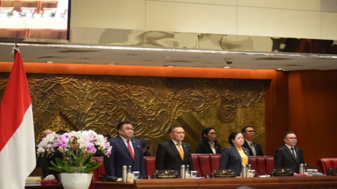 Wakil Ketua DPR RI Lodewijk F. Paulus saat mengikuti Rapat Paripurna DPR RI, di Gedung Nusantara II DPR RI, Senayan, Jakarta, Selasa (5/12/2023). Foto: Oji/nr