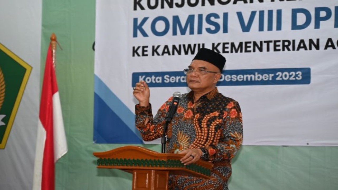 Wakil Ketua Komisi VIII DPR RI Marwan Dasopang saat memimpin Kunjungan Spesifik Komisi VIII DPR RI di Kantor Wilayah Kemenag Banten, Jumat (1/12/2023). Foto: Husen/nr