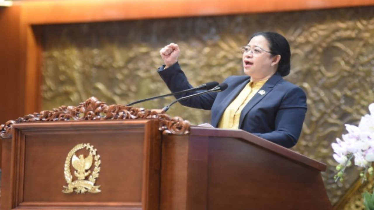 Ketua DPR RI Puan Maharani saat menyampaikan pidato pada Rapat Paripurna Masa Persidangan II Tahun Sidang 2023-2024 di Gedung Nusantara, Senayan, Jakarta, Selasa (5/12/2023). Foto: Dep/nr