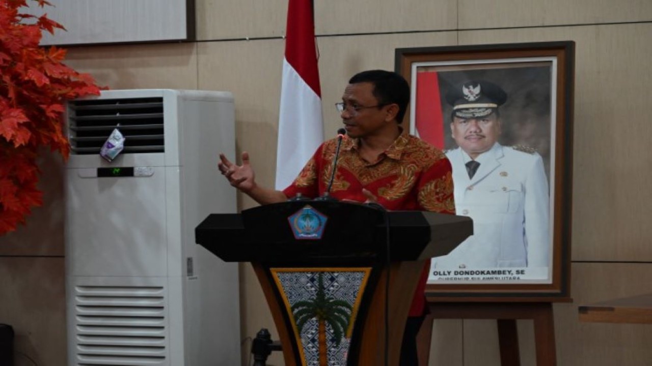 Anggota Komisi IX DPR RI Rahmad Handoyo saat Rapat Kunjungan Kerja Masa Reses Komisi IX DPR RI di Kota Manado, Provinsi Sulawesi Utara, Jumat (8/12/2023). Foto: Anju/nr