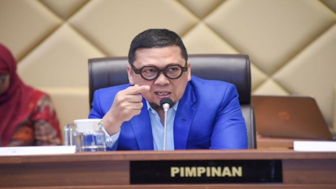 Ketua Komisi II DPR RI Ahmad Doli Kurnia Tandjung saat memimpin RDP dengan KPU, Bawaslu, DKPP dan Dirjen Polpum di Gedung Nusantara II, DPR RI, Senayan, Jakarta, Selasa (16/1/2024). Foto : Opie/Man