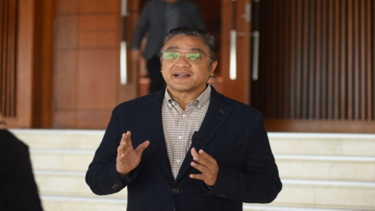 Wakil Ketua Komisi X DPR RI Dede Yusuf Macan Effendi usai mengikuti Rapat Paripurna DPR RI Pembukaan Masa Persidangan III Tahun Sidang 2023-2024 di Gedung Nusantara II, Senayan, Jakarta, Selasa (16/1/2024). Foto : Runi/Man