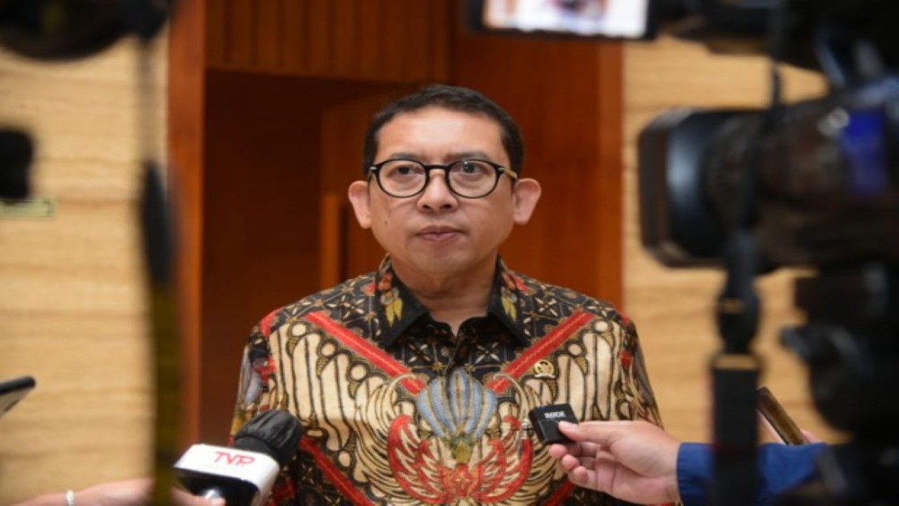 Ketua Badan Kerjasama Antara Parlemen (BKSAP) DPR RI Fadli Zon usai menerima kunjungan delegasi Dubes Iran Mohammad Boroujerdi di Ruang Delegasi DPR RI, Jakarta, Kamis (4/1/2024). Foto : Oji/Man