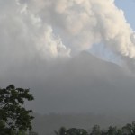 Gunung api Lewotobi Laki-laki-1704089089