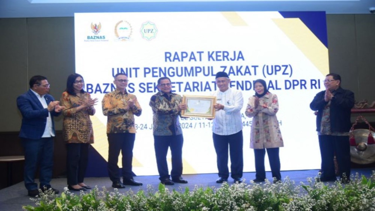 Sekretaris Jenderal (Sekjend) DPR RI Indra Iskandar saat menghadiri Rapat Kerja UPZ Baznas Setjen DPR RI Tahun 2024 bersama BAZNAS RI di Jakarta, Selasa (23/1/2024). Foto: Oji/nr