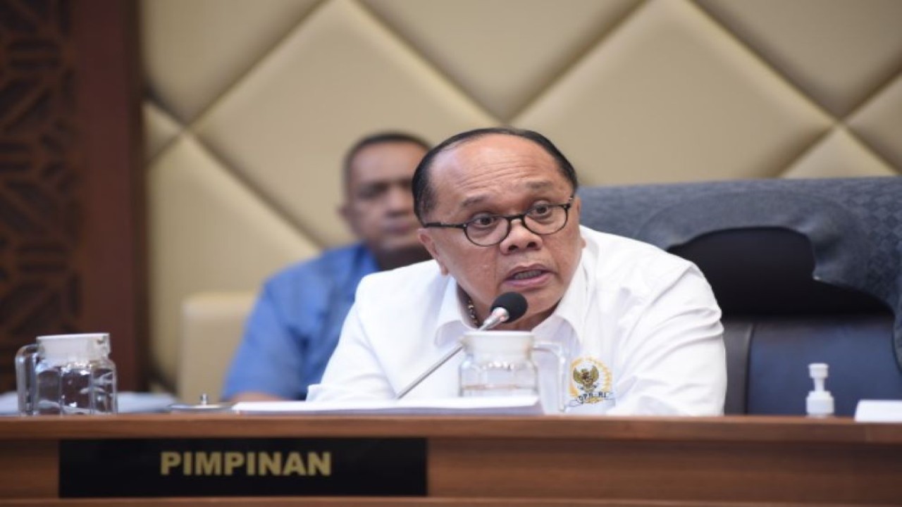 Wakil Ketua Komisi II DPR RI Junimart Girsang saat RDP bersama KPU, Bawaslu dan DKPP di Gedung Nusantara, DPR RI, Senayan, Jakarta, Rabu (17/1/2024). Foto: Geraldi/nr