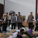 Kapolres Balangan berpatroli gunakan sepeda ke gudang logistik pemilu-1704869807