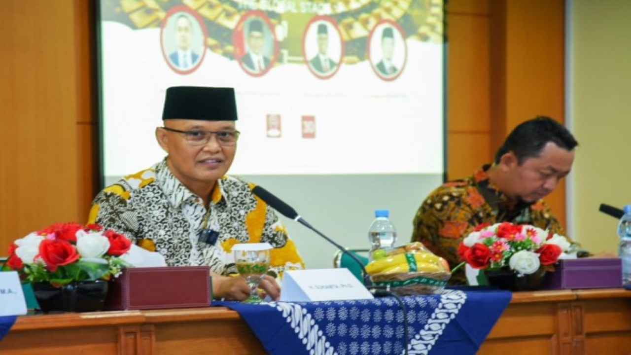 Wakil Ketua Badan Kerja Sama Antar-Parlemen (BKSAP) DPR RI Sukamta saat memimpin acara BKSAP SDG's Day dengan tema ‘Diplomasi Parlemen: Menjembatani kepentingan nasional dan memperkuat peran Indonesia di kancah global’ di Kampus UMY, Yogyakarta, Selasa (30/01/2024). Foto : Nadia/Man