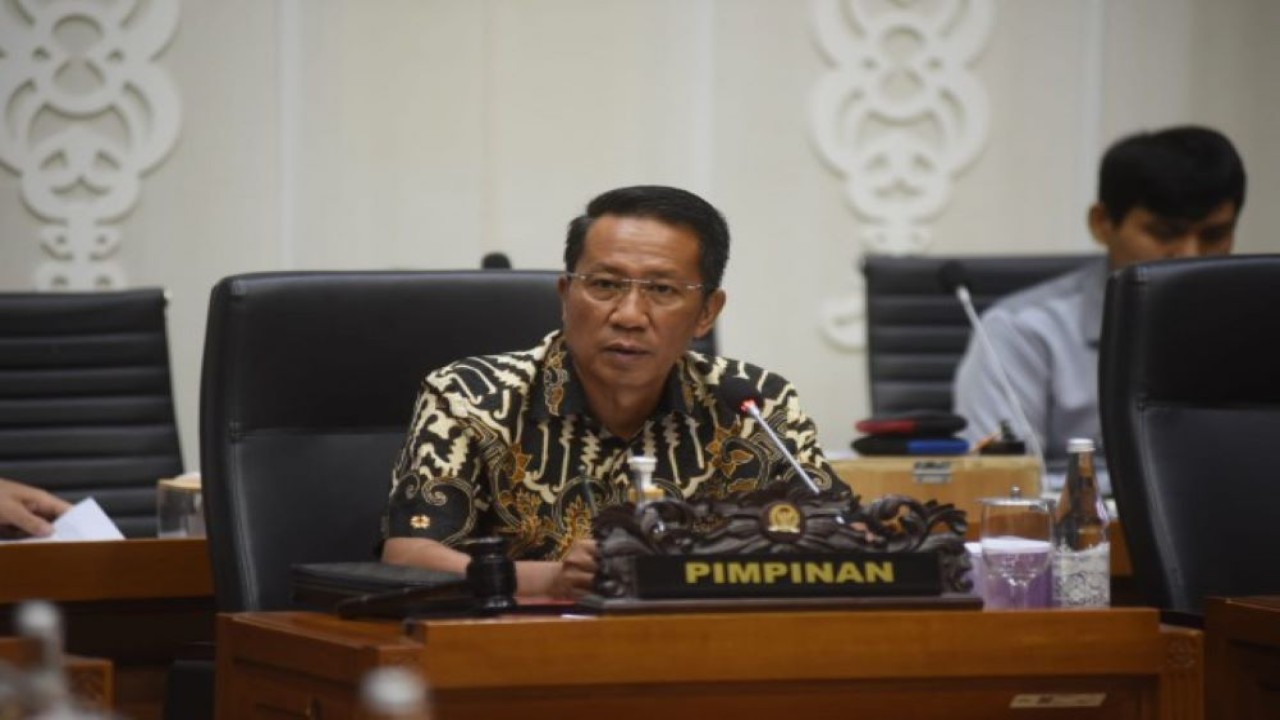 Ketua Badan Legislasi DPR RI Supratman Andi Agtas saat memimpin Rapat Badan Legislasi DPR RI bersama dengan Komisi II DPR RI melakukan Harmonisasi RUU tentang 17 Kabupaten/Kota.di Ruang Rapat Baleg, Nusantara I, DPR RI, Senayan Jakarta, Kamis (18/1/2024). Foto : Devi/Man