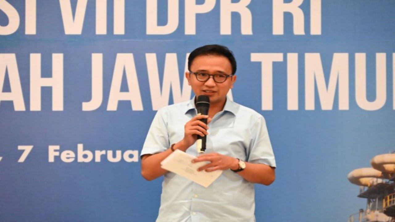 Wakil Ketua Komisi VII DPR RI Bambang Haryadi saat memimpin Pertemuan Kunjungan Kerja Reses Komisi VII DPR dengan PT. Pertamina EP, di Surabaya, Jawa Timur, Rabu (7/2/2024). Foto: Shane/nr