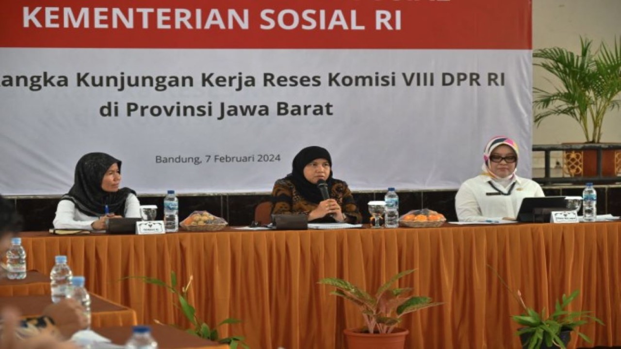 Wakil Ketua Komisi VIII DPR RI Diah Pitaloka saat memimpin Kunjungan Kerja Reses ke Bandung, Jawa Barat, Rabu (7/2/2024). Foto: Ria/nr