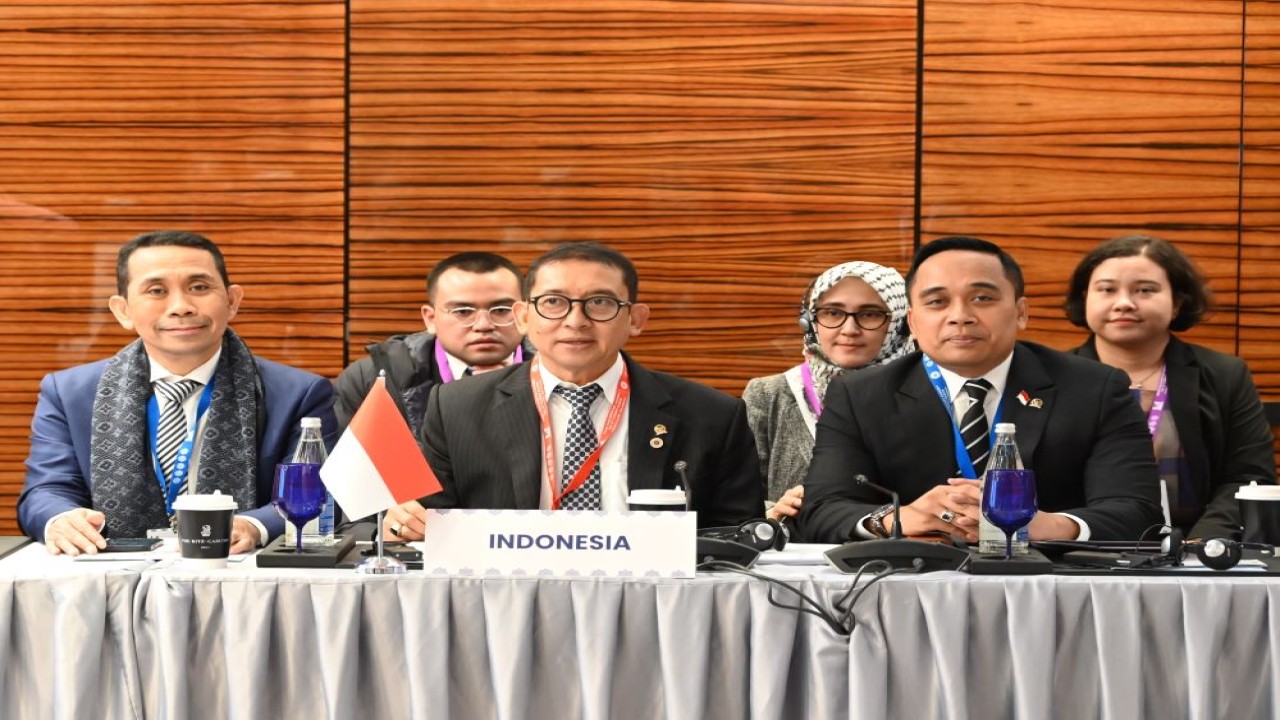 Ketua Badan Kerja Sama Antar Parlemen (BKSAP) DPR RI Fadli Zon menyerukan dukungan Parlemen Indonesia terhadap kemerdekaan Palestina saat agenda Executive Council Meeting, dalam rangkaian The 14th Asian Parliamentary Assembly (APA) Plenary Session, di Baku, Azerbaijan, Rabu (21/2/2024). Foto : Bianca/Man