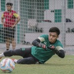 Kiper Persebaya, Ernando Ari-1706980015