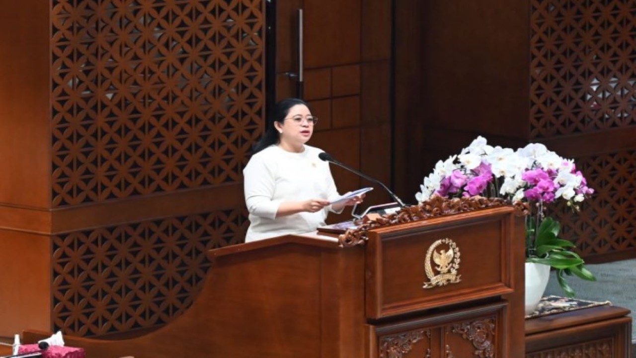 Ketua DPR RI Puan Maharani saat menyampaikan pidatonya dalam Rapat Paripurna DPR RI Ke-12 Masa Persidangan III Tahun Sidang 2023-2024, Selasa (6/2/2024). Foto: Mentari/nr