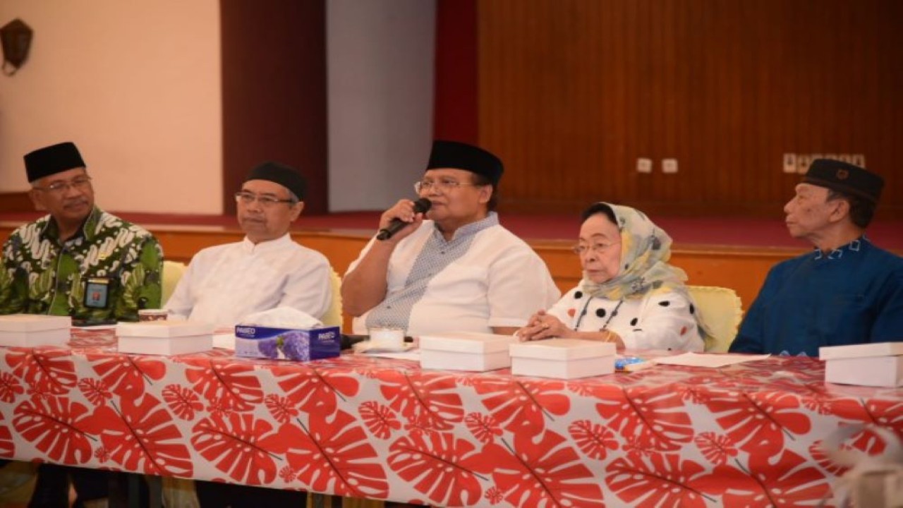 Ketua P3S Slamet Sutarsono saat hadir di Persatuan Pensiunan Pegawai Setjen DPR RI (P3S) bersama dengan Dewan Kemakmuran Masjid (DKM) Baiturrahman DPR RI menyelenggarakan khataman Al-Quran.di Aula Masjid Baiturrahman, Senayan, Jakarta, Rabu (21/2/2024). Foto : Oji/Man