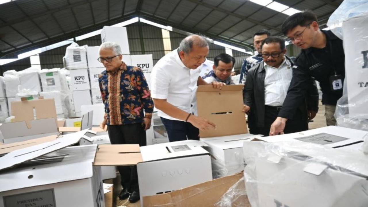 Wakil Ketua Komisi II DPR RI Saan Mustopa saat memimpin Kunjungan Kerja Komisi II DPR RI ke Karawang, Jawa Barat, Rabu (7/2/2024). Foto : Prima/Man