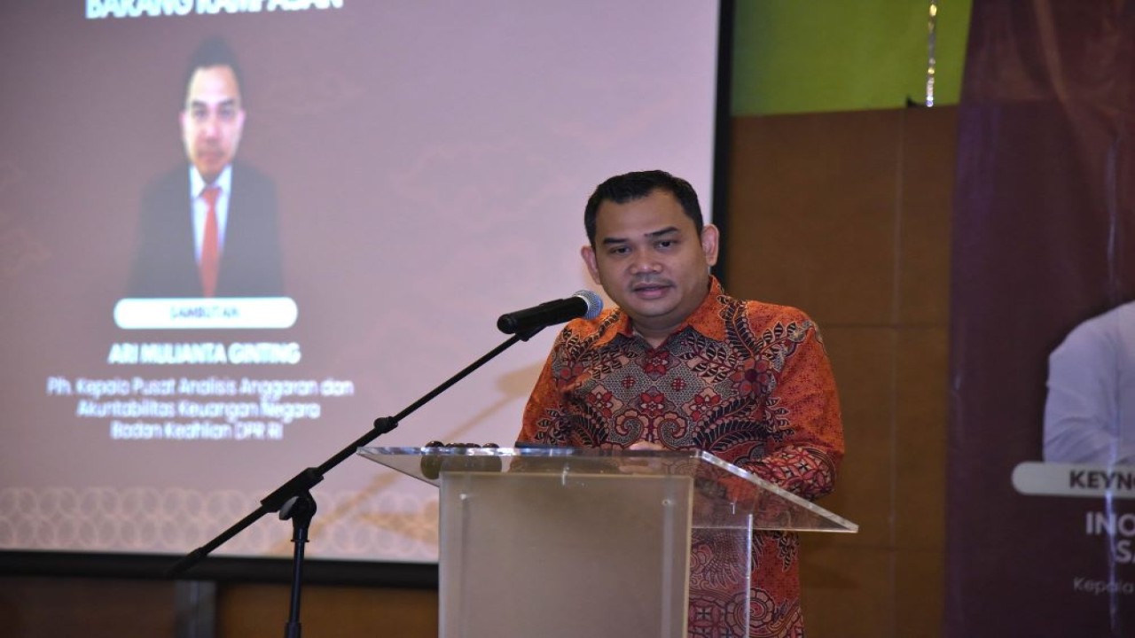 Plh Kepala Pusat Analisis Anggaran dan Akuntabilita Keuangan Negara (PA3KN) BK Setjen DPR RI (BKD), Ari Mulianta Ginting, saat mengikuti Seminar Nasional bertajuk Optimalisasi Pengelolaan Benda Sitaan dan Barang Rampasan di Jakarta, Jumat (8/3/2024). Foto: Munchen/nr