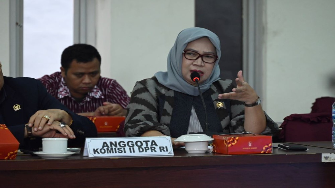 Anggota Komisi II DPR RI, Haeny Relawati R. W. saat mengikuti Kunjungan Kerja Spesifik Komisi II DPR RI di Kantor Regional II Badan Kepegawaian Negara, Surabaya, Jawa Timur, Rabu (6/3/2024). Foto : Ubaid/Andri