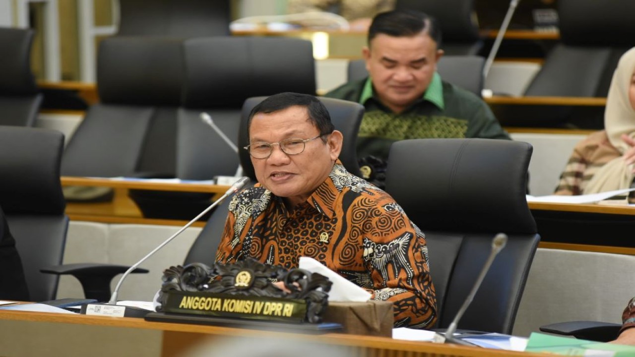 Anggota Komisi IV DPR RI Hanan A. Rozak dalam Rapat Kerja Komisi IV dengan Menteri Pertanian di Gedung Nusantara, Senayan, Jakarta, Rabu (13/3/2024). Foto : Arief/Andri