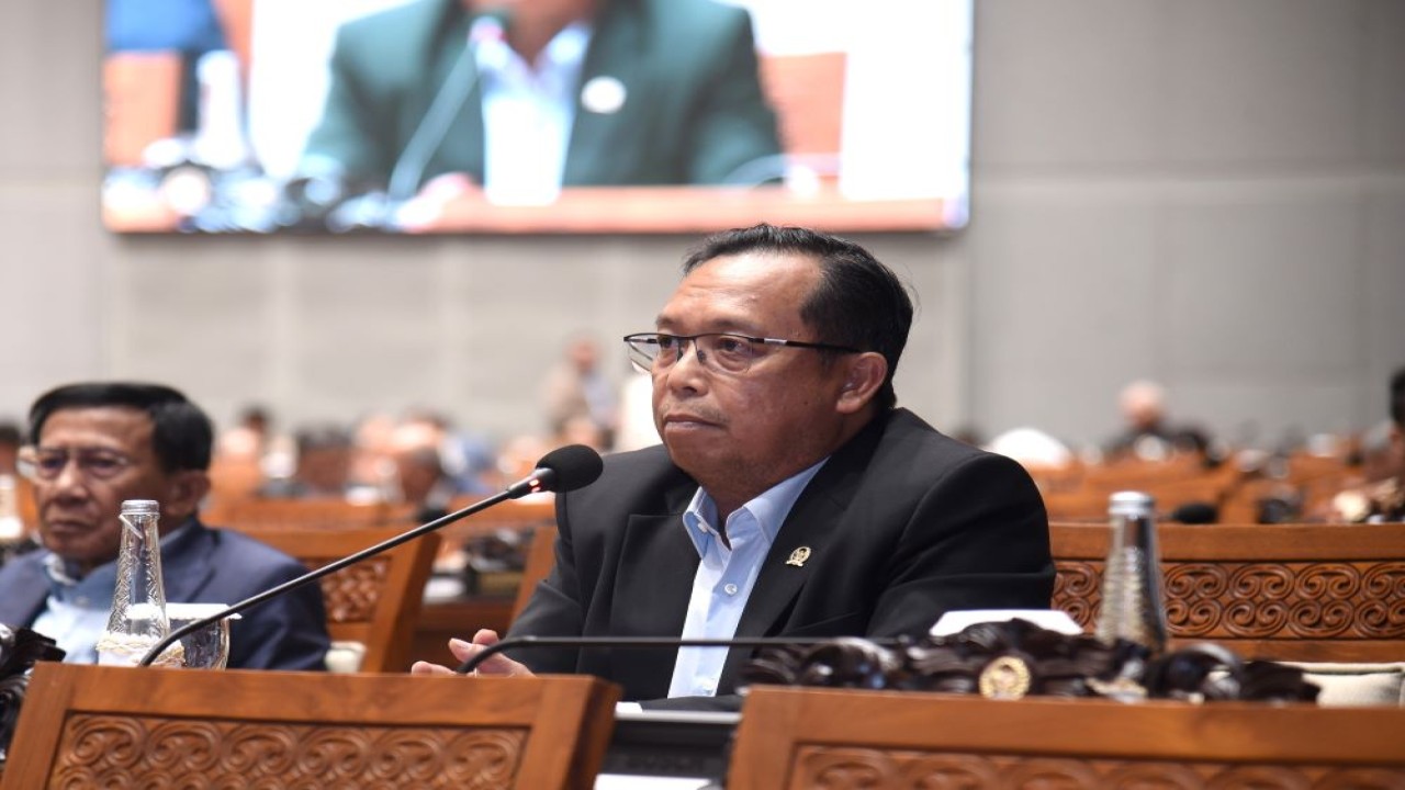 Anggota DPR RI Herman Khaeron saat interupsi dalam Pembukaan Rapat Paripurna DPR RI Ke-13 Masa Persidangan IV Tahun Sidang 2023-2024, Selasa (5/3/2024). Foto : Geraldi/Andri