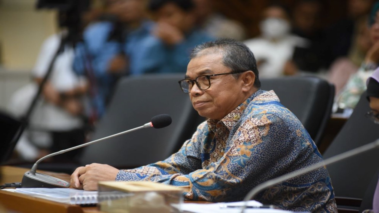 Anggota Badan Legislasi (Baleg) DPR RI Hermanto saat mengikuti Rapat Kerja Baleg bersama Pemerintah dan DPD RI terkait RUU DKJ di Nusantara II, DPR RI, Senayan, Jakarta, Rabu (13/3/2024). Foto: Dep/nr