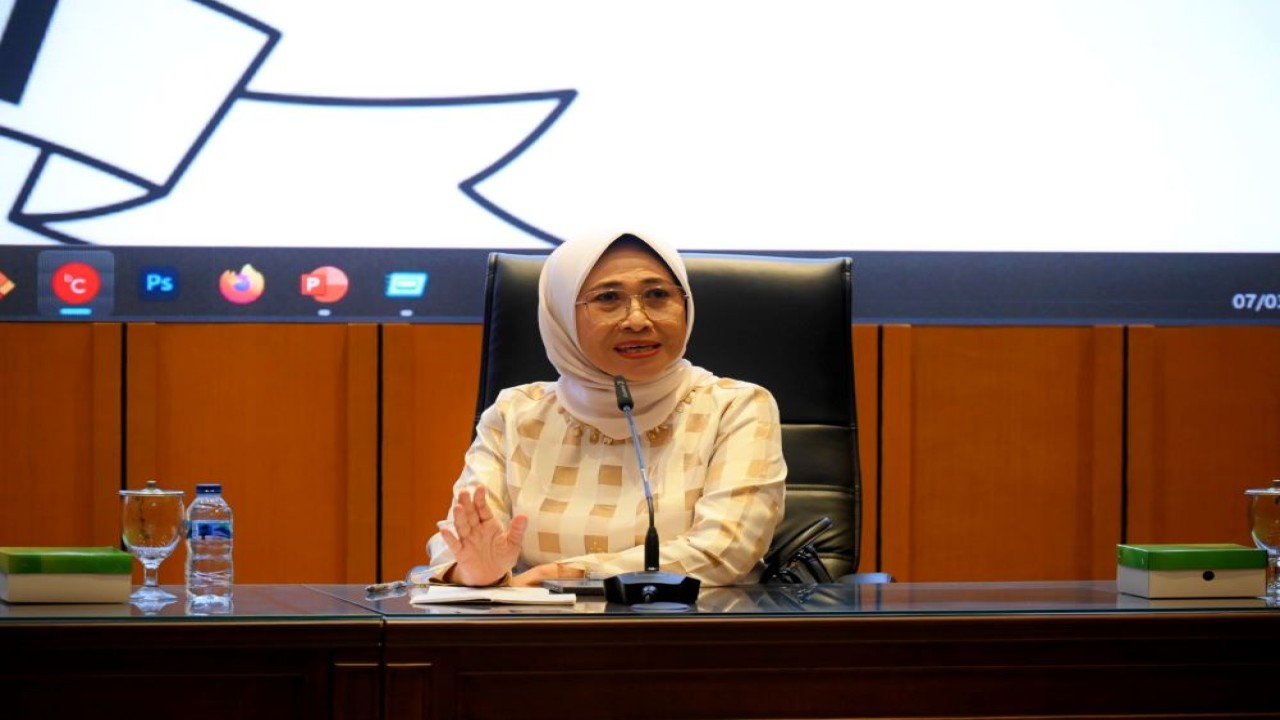 Anggota DPR RI Fraksi Partai Golkar Hetifah Sjaifudin saat menjadi narasumber dalam acara Dialetika Demokrasi di Ruang Abdul Muis, Senayan, Jakarta, Kamis (7/3/2024). Foto: Mentari/nr