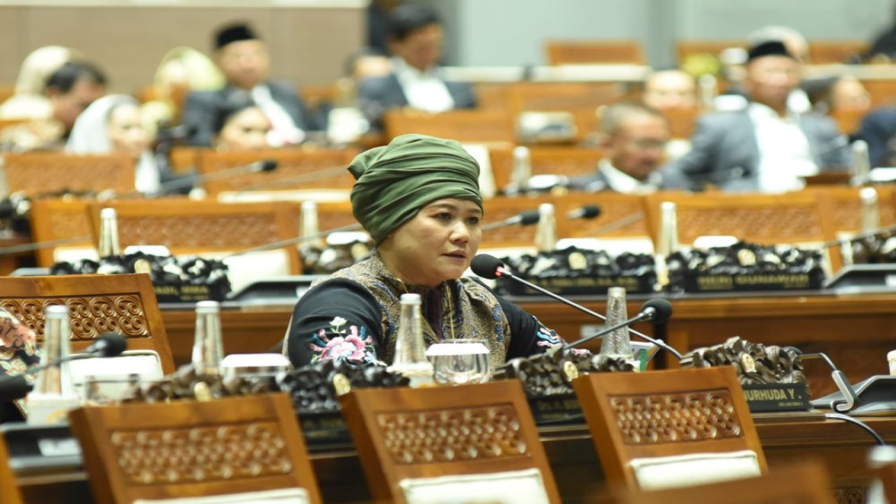 Anggota DPR RI, Luluk Nur Hamidah sesi interupsi di Ruang Sidang Paripurna, Gedung Nusantara II, Senayan, Jakarta pada Selasa (5/2/2024). Foto: Jaka/nr