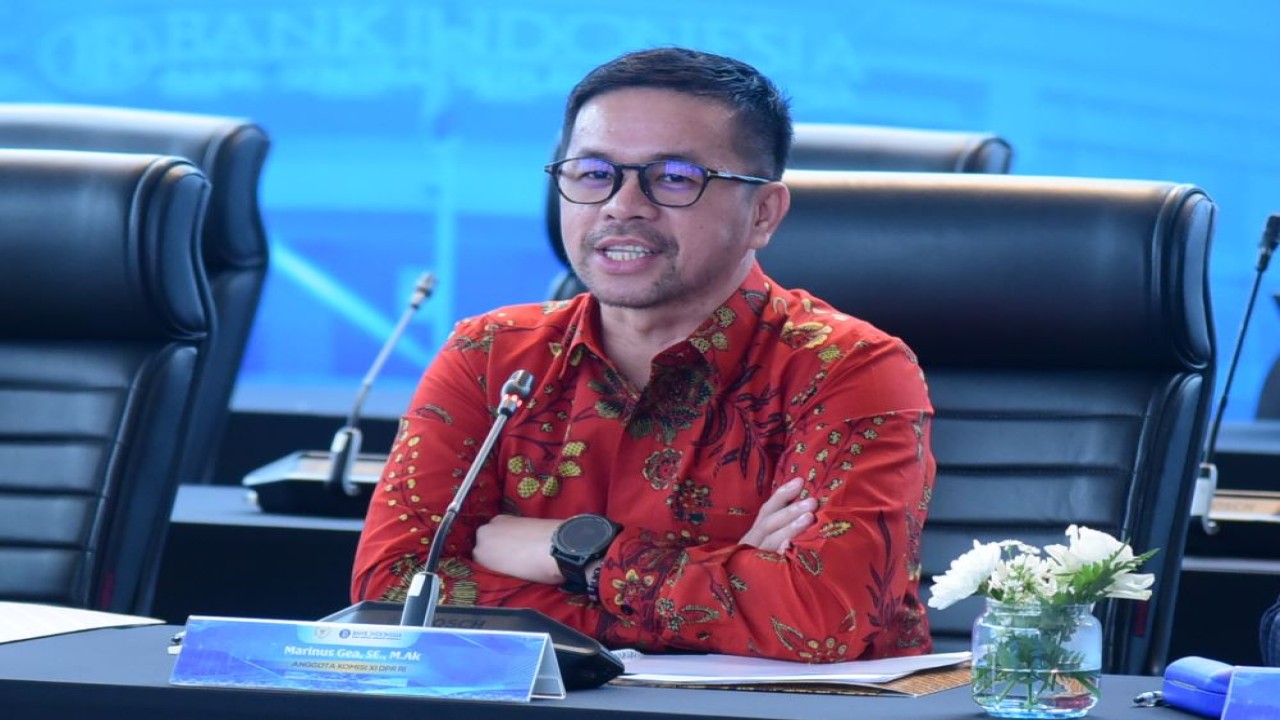 Anggota Komisi XI DPR RI Marinus Gea saat mengikuti Kunjungan Kerja Komisi XI DPR RI. Foto: Oji/nr