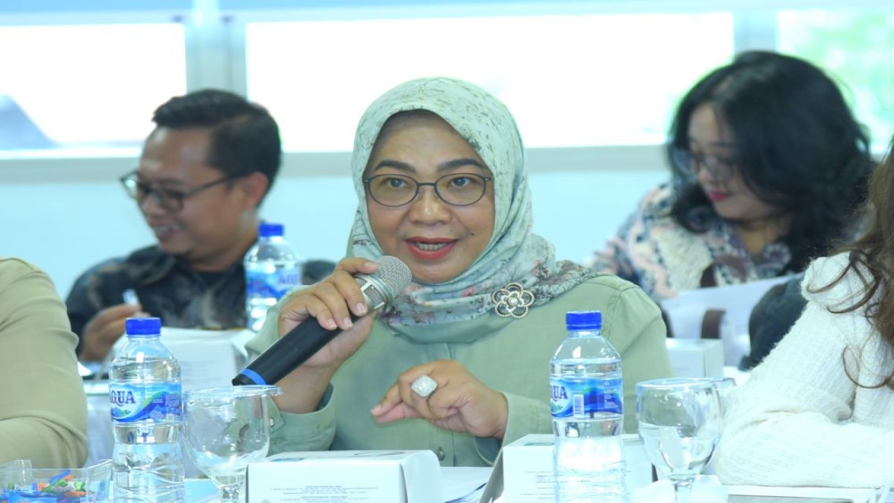 Anggota BURT DPR RI Sadarestuwati saat mengikuti Kunjungan Kerja BURT DPR RI ke RS Columbia Asia Medan, Kota Medan, Provinsi Sumatera Utara, Senin (11/03/2024). Foto: Anju/nr