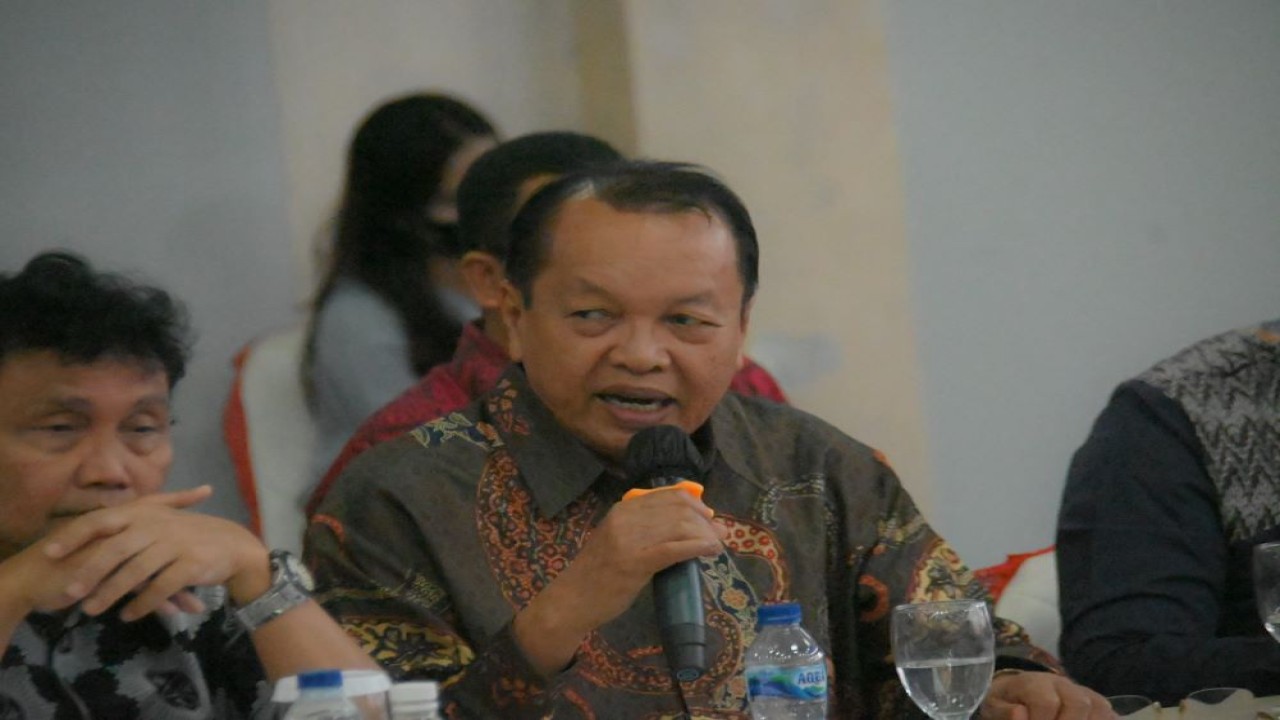 Anggota Komisi IX DPR RI Siur Syam saat Kunjungan Kerja Reses Komisi IX di Kantor Walikota Tanjungpinang, Tanjungpinang, Kepulauan Riau, Rabu (28/2/2024). Foto : Agung/Andri