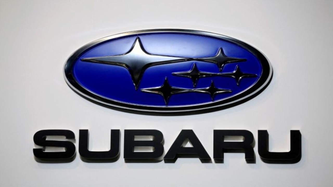 Logo Subaru ditampilkan di Tokyo Motor Show, di Tokyo, Jepang, pada 23 Oktober 2019. (Foto: Dok/Soe Zeya Tun/Reuters)