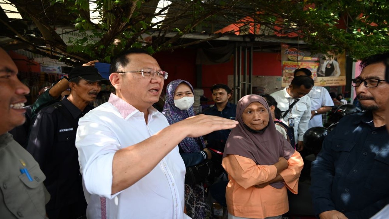 Ketua Komisi IV DPR RI, Sudin saat melakukan peninjauan ke Pasar Way Halim, Kota Bandar Lampung pada Kamis (7/3/2024). Foto: Ucha/nr