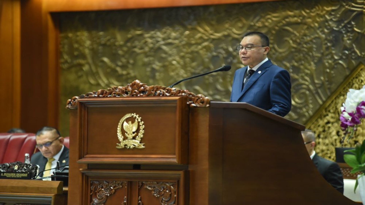 Wakil Ketua DPR RI Koordinator Bidang Ekonomi dan Keuangan Sufmi Dasco Ahmad saat membacakan pidato pada Rapat Paripurna DPR RI Pembukaan Masa Sidang IV Tahun Sidang 2023-2024 di Senayan, Jakarta, Selasa (5/3/2024). Foto: Jaka/nr