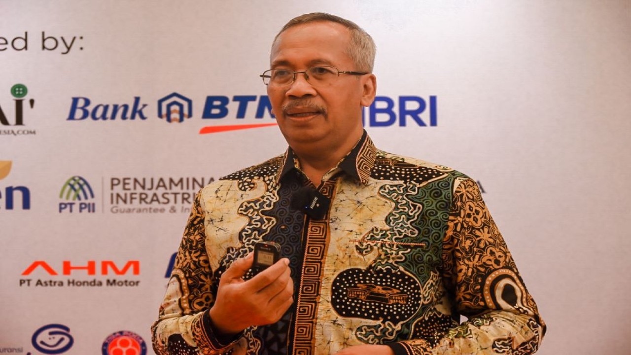 Kepala Biro Protokol dan Humas Setjen DPR RI Suratno, saat diwawancarai usai mengikuti agenda penyerahaan penghargaan penghargaan 'Public Relation Indonesia Award' (PRIA) 2024 di Bali, Kamis (7/3/2024). Foto: Saum/nr