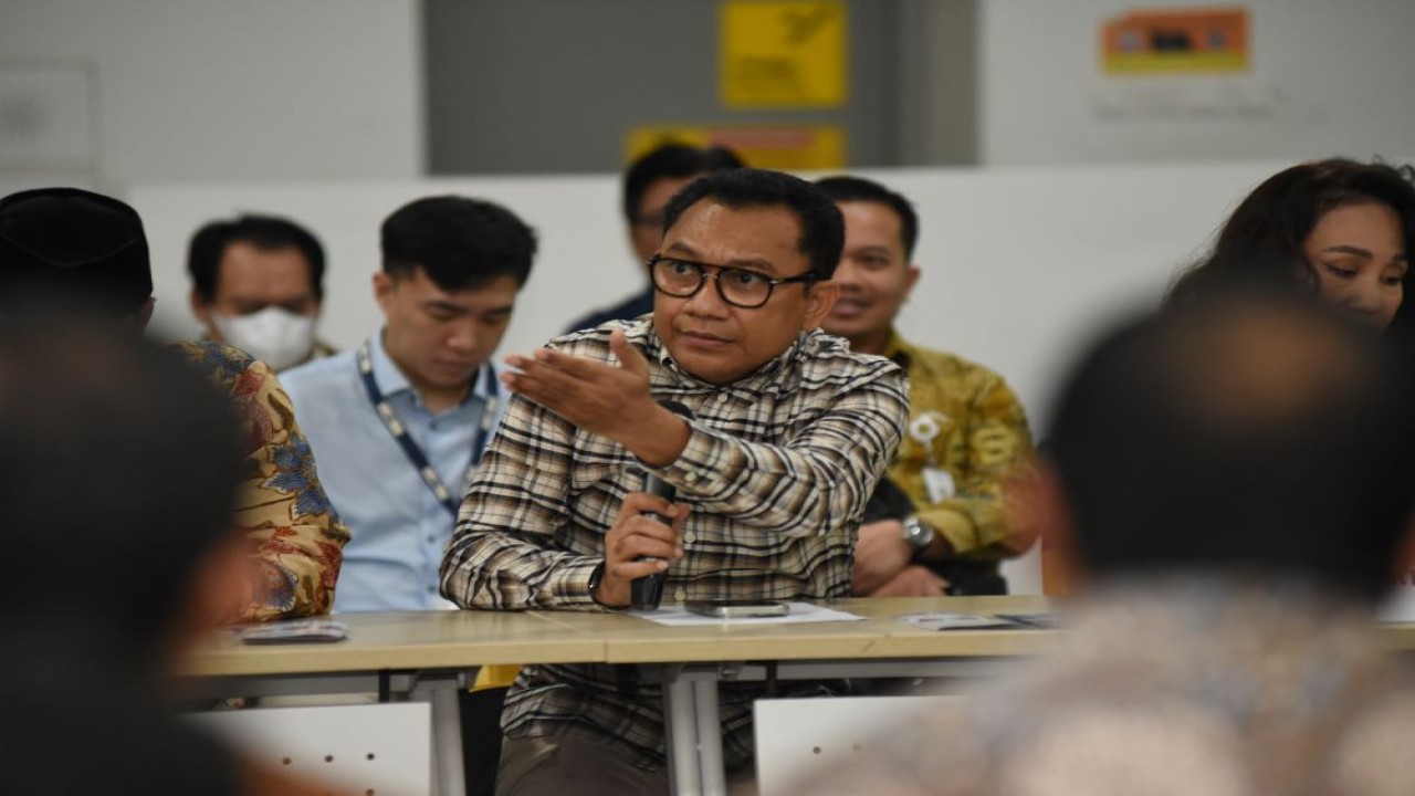 Anggota Badan Usaha Rumah Tangga (BURT) DPR RI Yohanis Fransiskus Lema saat mengikuti Kunjungan Kerja BURT DPR meninjau RSUI, Depok, Selasa (26/3/2024). Foto : Jaka/Andri