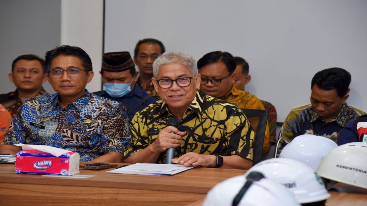 Anggota Komisi X DPR RI, Zainuddin Maliki saat mengikuti pertemuan Tim Kunspek Komisi X DPR RI di Sidoarjo, Jawa Timur, Kamis (14/3/2024). Foto: Ulfi/nr