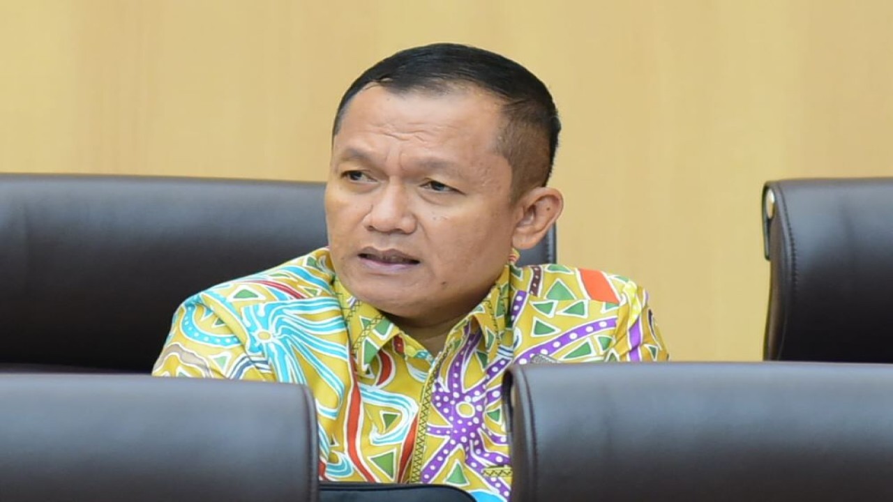 Anggota Komisi VII DPR RI Bambang Hermanto saat Rapat Dengar Pendapat (RDP) Komisi VII dengan Dirjen Minyak dan Gas, Kementerian Energi dan Sumber Daya Mineral, dan Dirut PT Pupuk Indonesia, di Senayan, Jakarta, Rabu (3/4/2024). Foto : Oji/Andri