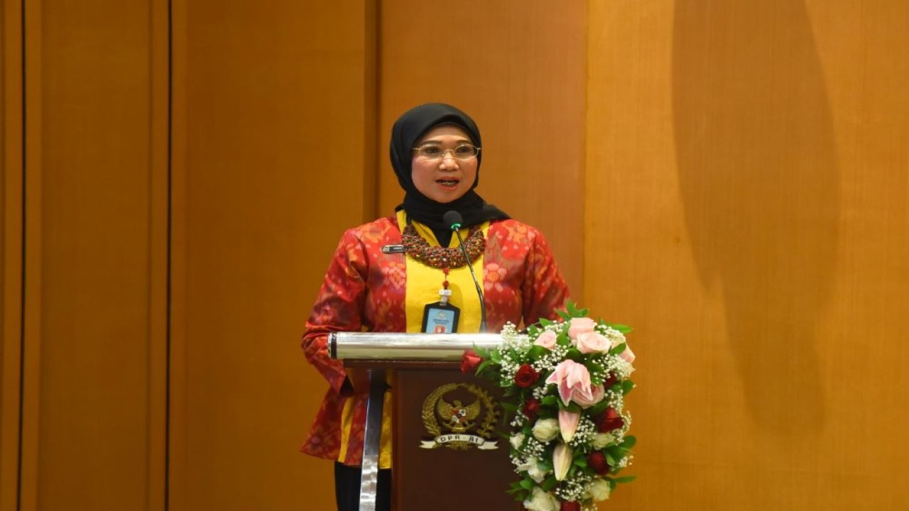 Inspektur II Ittama Setjen DPR RI Furcony Putri Syakura saat mengikuti agenda Sosialisasi Pengelolaan dan Pengendalian Gratifikasi di Lingkungan Setjen DPR RI di Gedung Nusantara, Senayan, Jakarta, Rabu (3/4/2024). Foto: Runi/nr